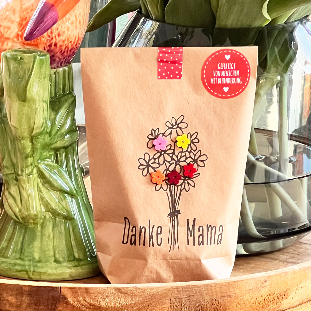 Das ideale Mutter Geschenk – Wundertüte mit Filzblüten-Strauß