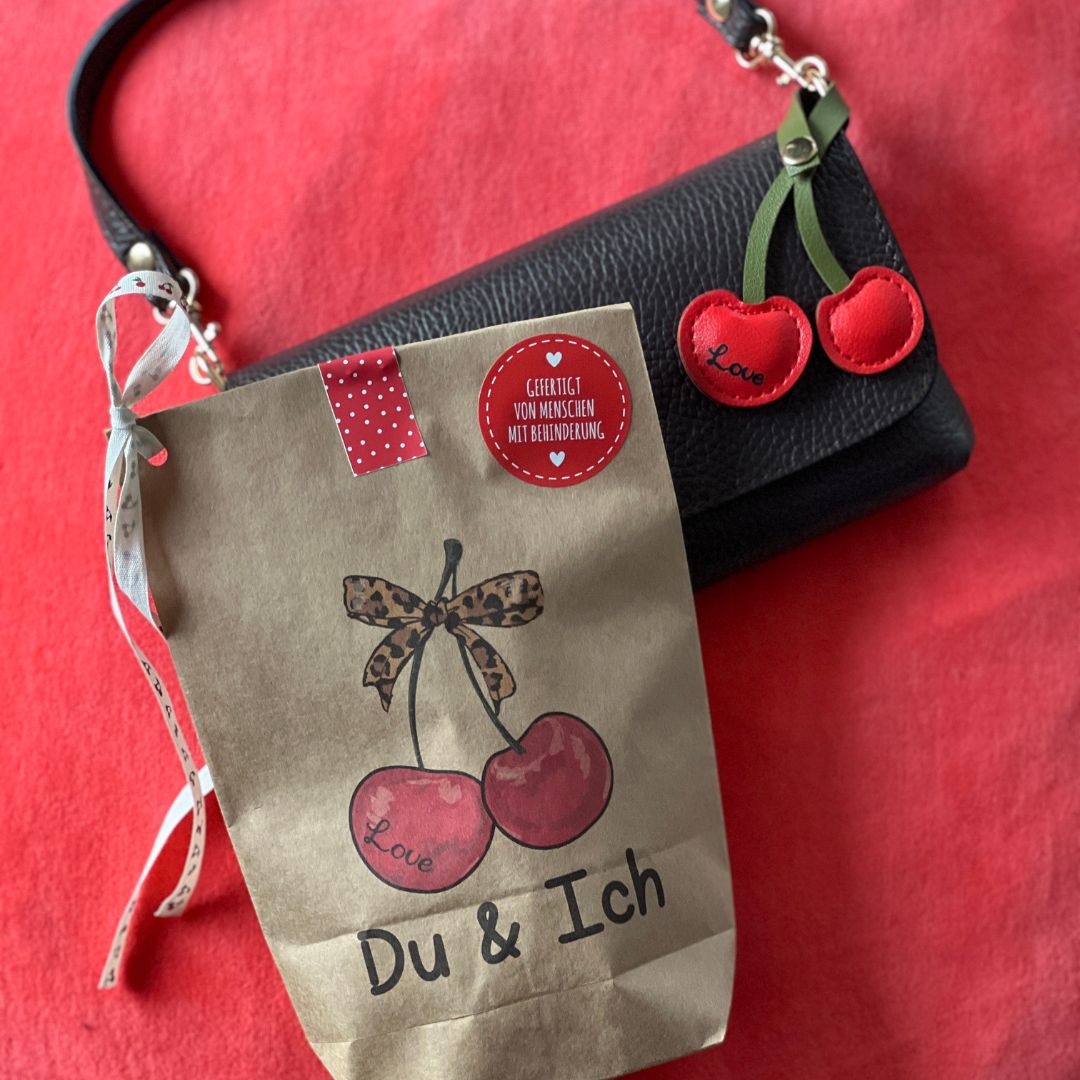 kleine Geschenke mit Kirschen