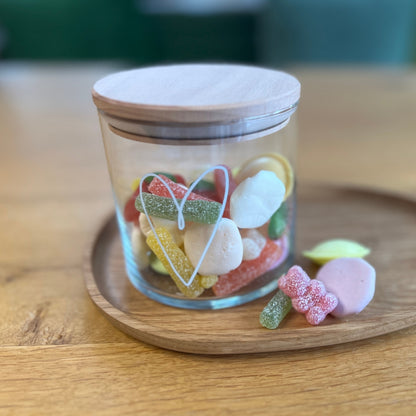 Glasdose mit Herz und Süßen Sachen